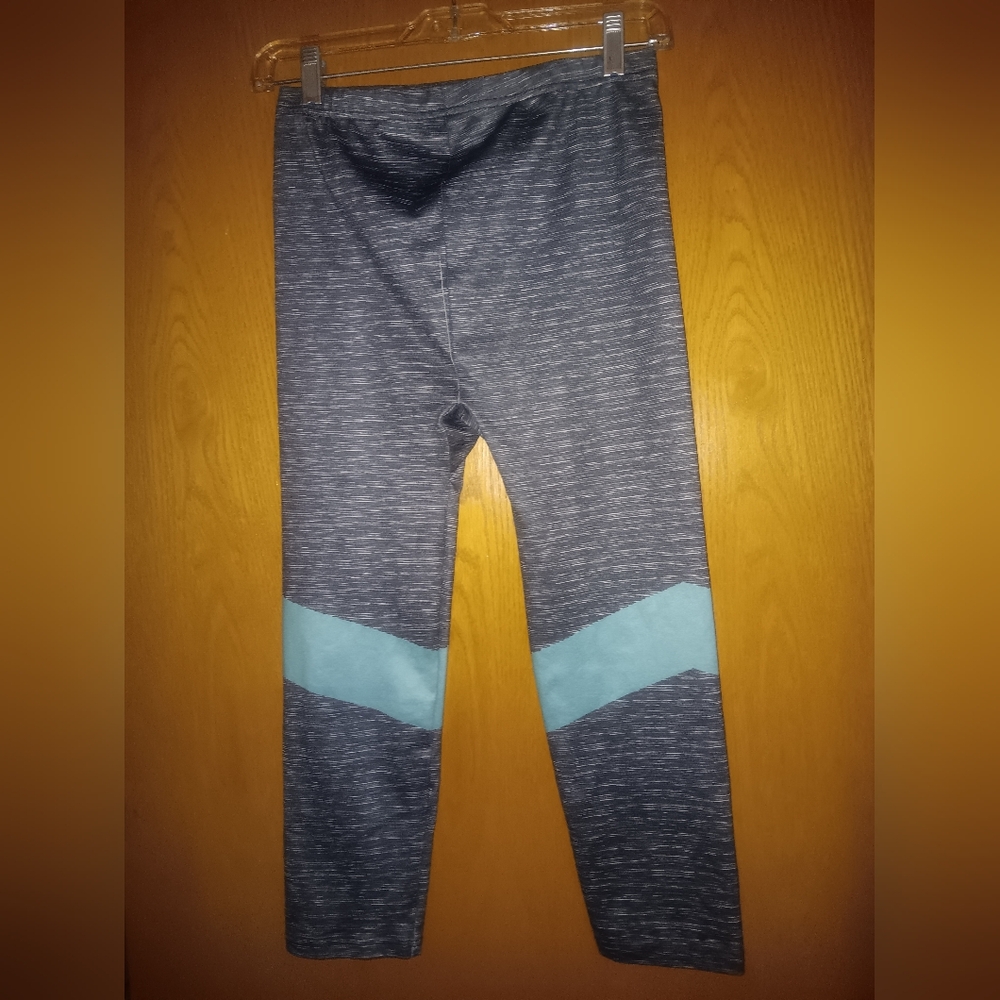 Women's size xsmall,  Champion capri leggings
